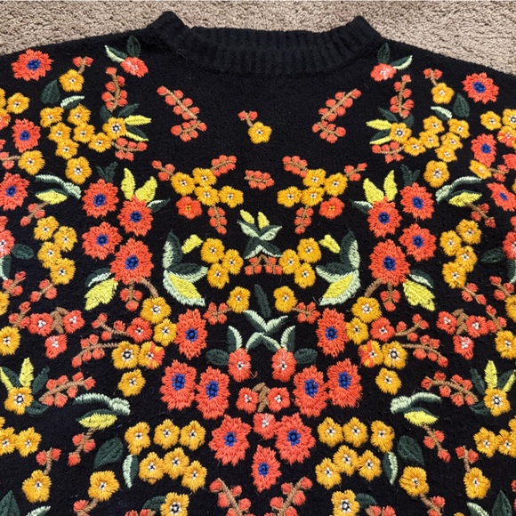 Zara Knit Floral Embroidered Heavy Sweater - Picture 3 of 6